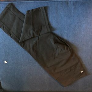 Lululemon Wunder Under black crops